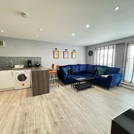 Rnm - Business Professionals Stay, Walsall City Centre, 2 Bedroom With Ensuite And Bathroom, Entire Place, Kitchen & Washroom With Amenities, Smart Tv, Easy Access, Fast Wifi, Parking Nearby, Great Transport Links Exterior foto